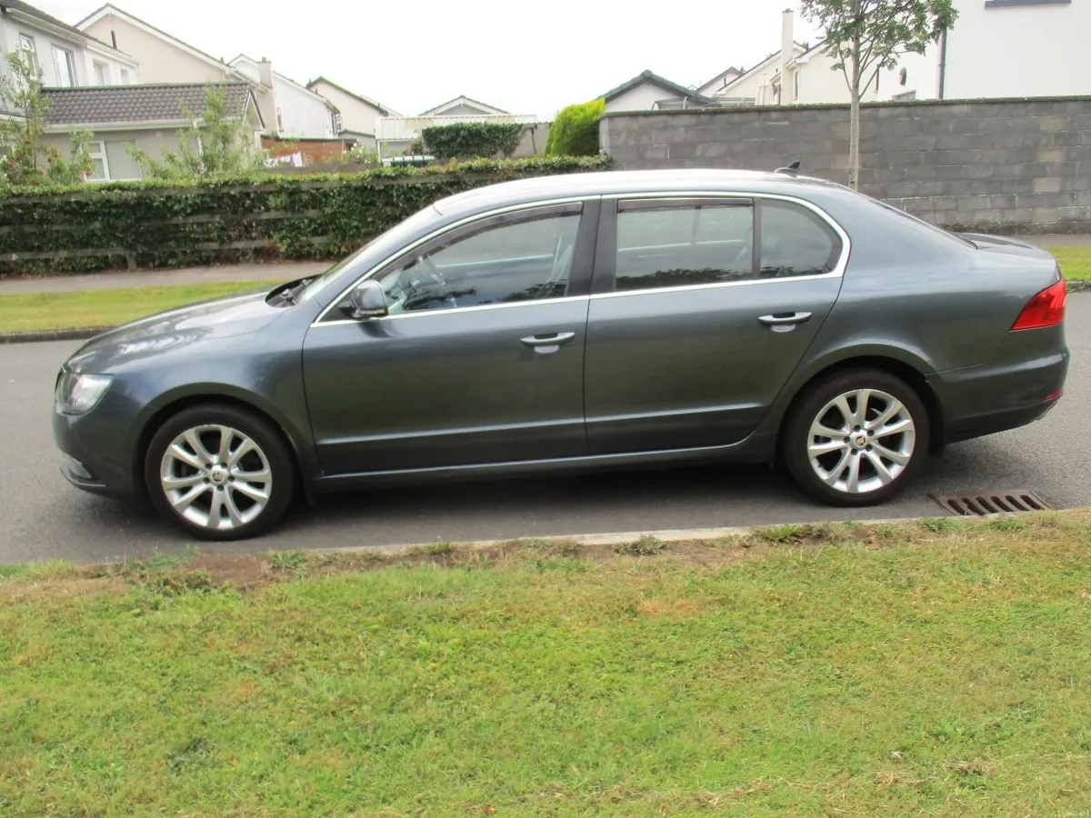Skoda Superb 2015 20tdi cr se 140ps 5-door - Image 3