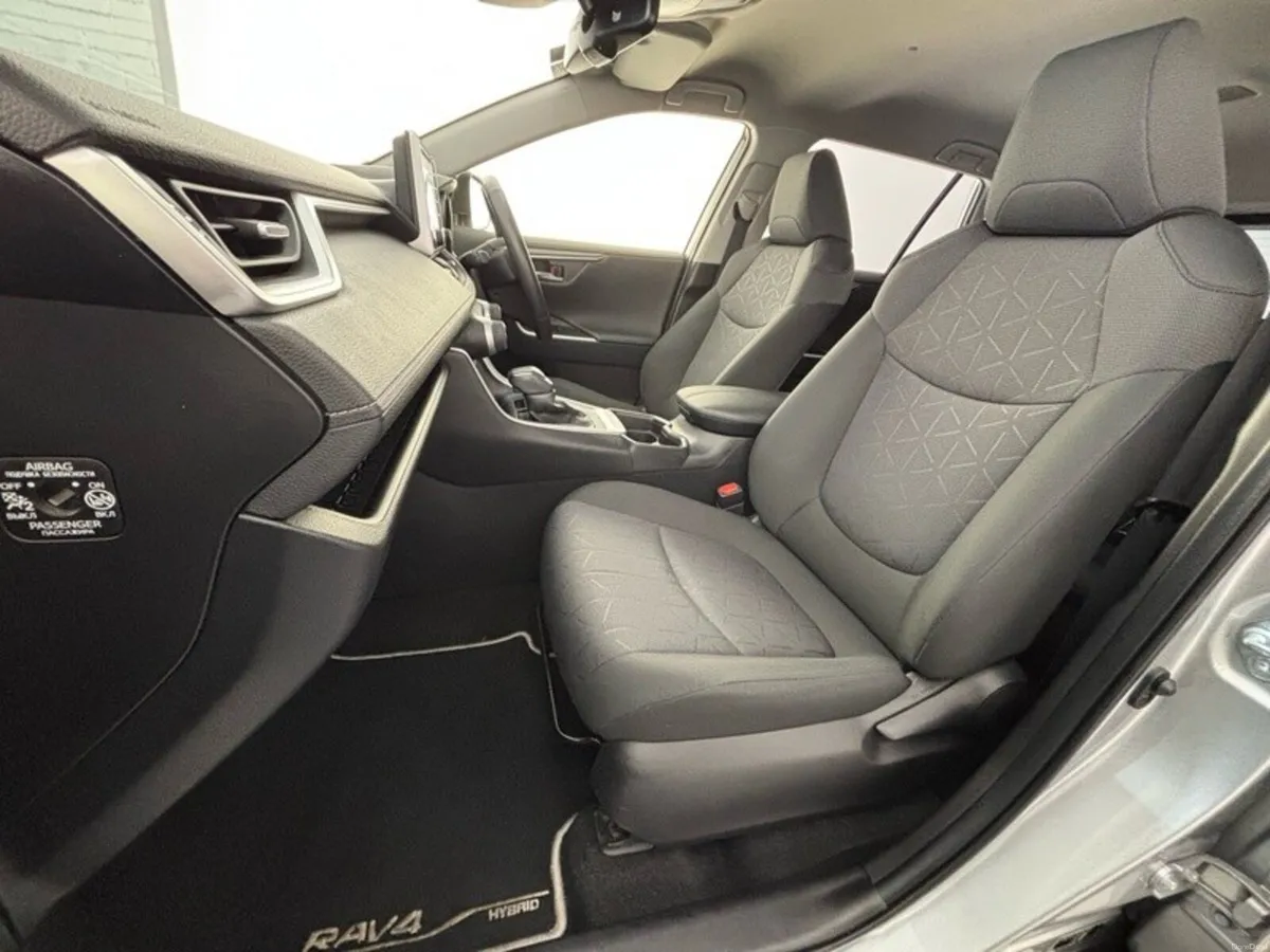 Toyota RAV4 HYBRID LUNA 4DR AUTO - Image 6