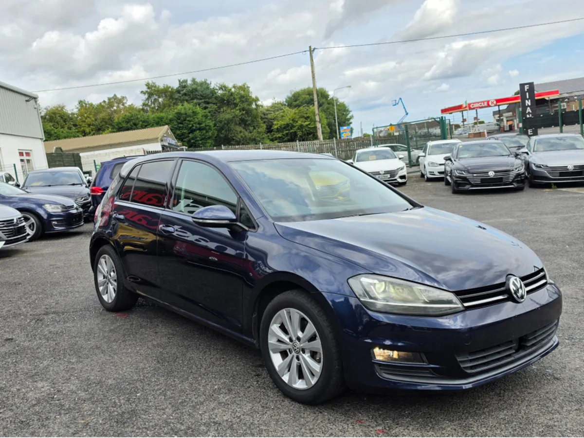 Volkswagen Golf 1.2 TSI AUTOMATIC - REVERSE CAMERA - Image 3