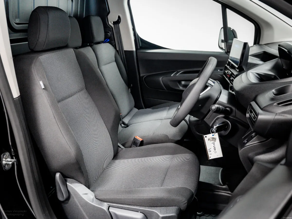 Peugeot Partner *€5, 000 Scrappage offer* Pro Prem - Image 6
