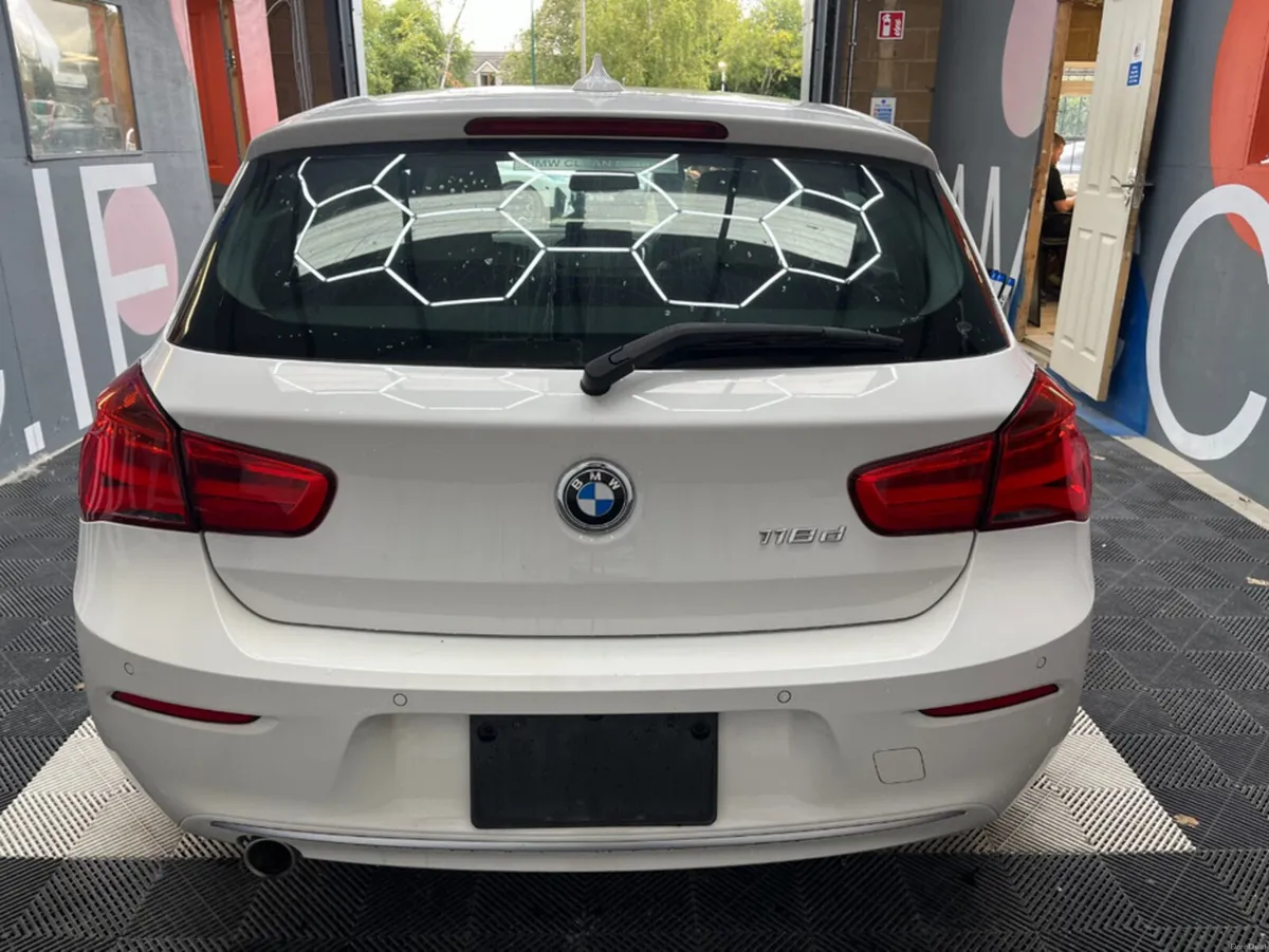 BMW 1-Series 2017 BMW 1 SERIES 5d 118D STYLE2.0 AU - Image 4