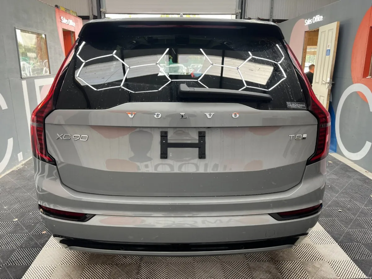 Volvo XC90 2025 VOLVO XC90 ULTRA T8 AWD PLUG-IN HY - Image 4