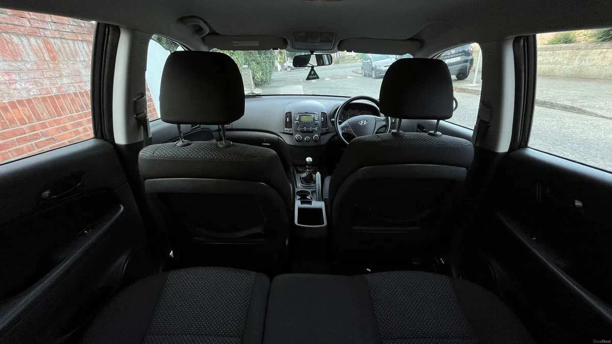 HYUNDAI i30 1.4 COMFORT - 2010 - NCT PASS - Image 2