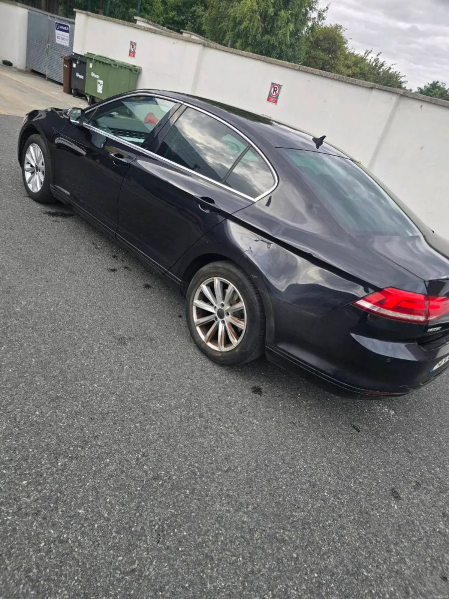 Car - Image 6