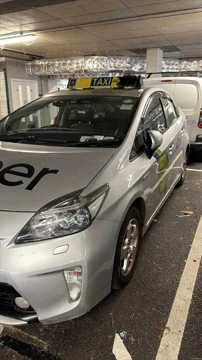 Toyota Prius 2014 - Image 2