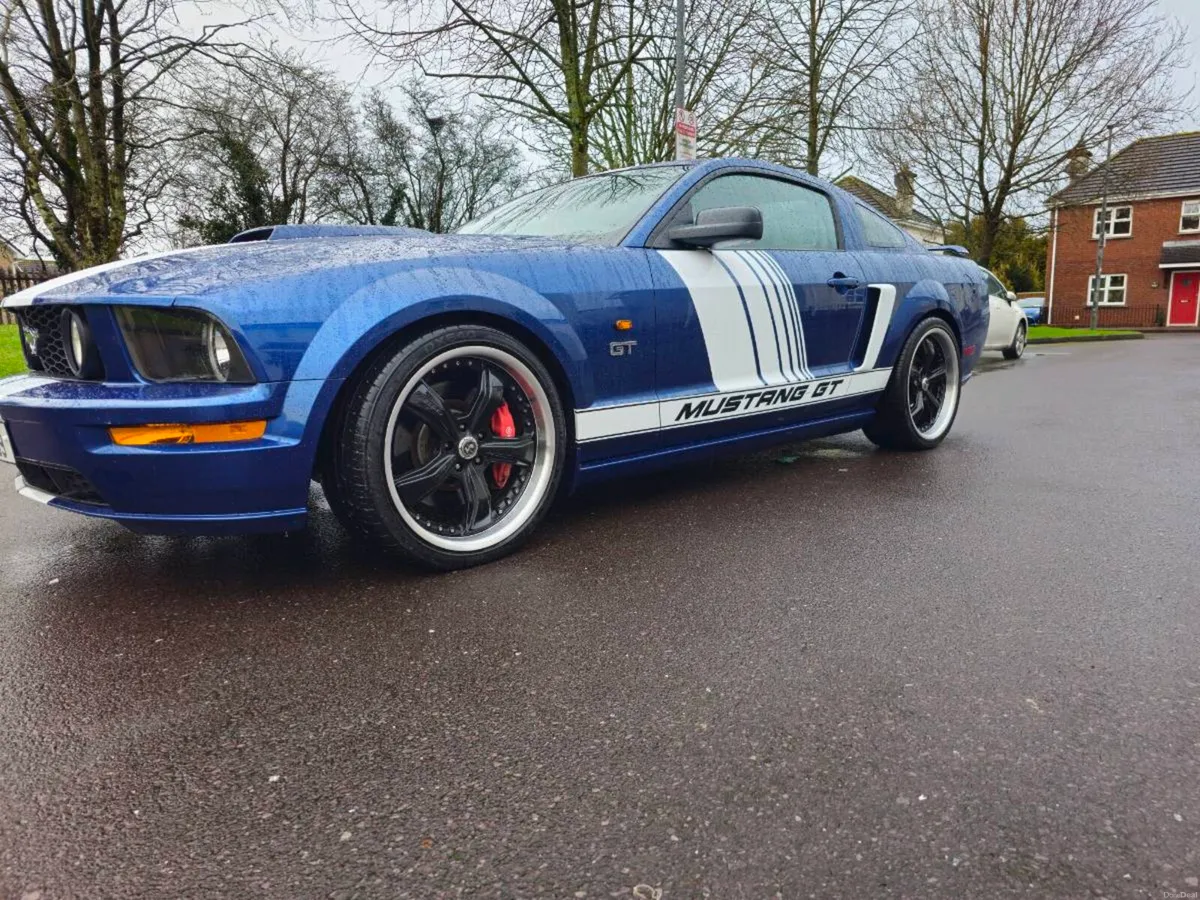 Ford Mustang - Image 5