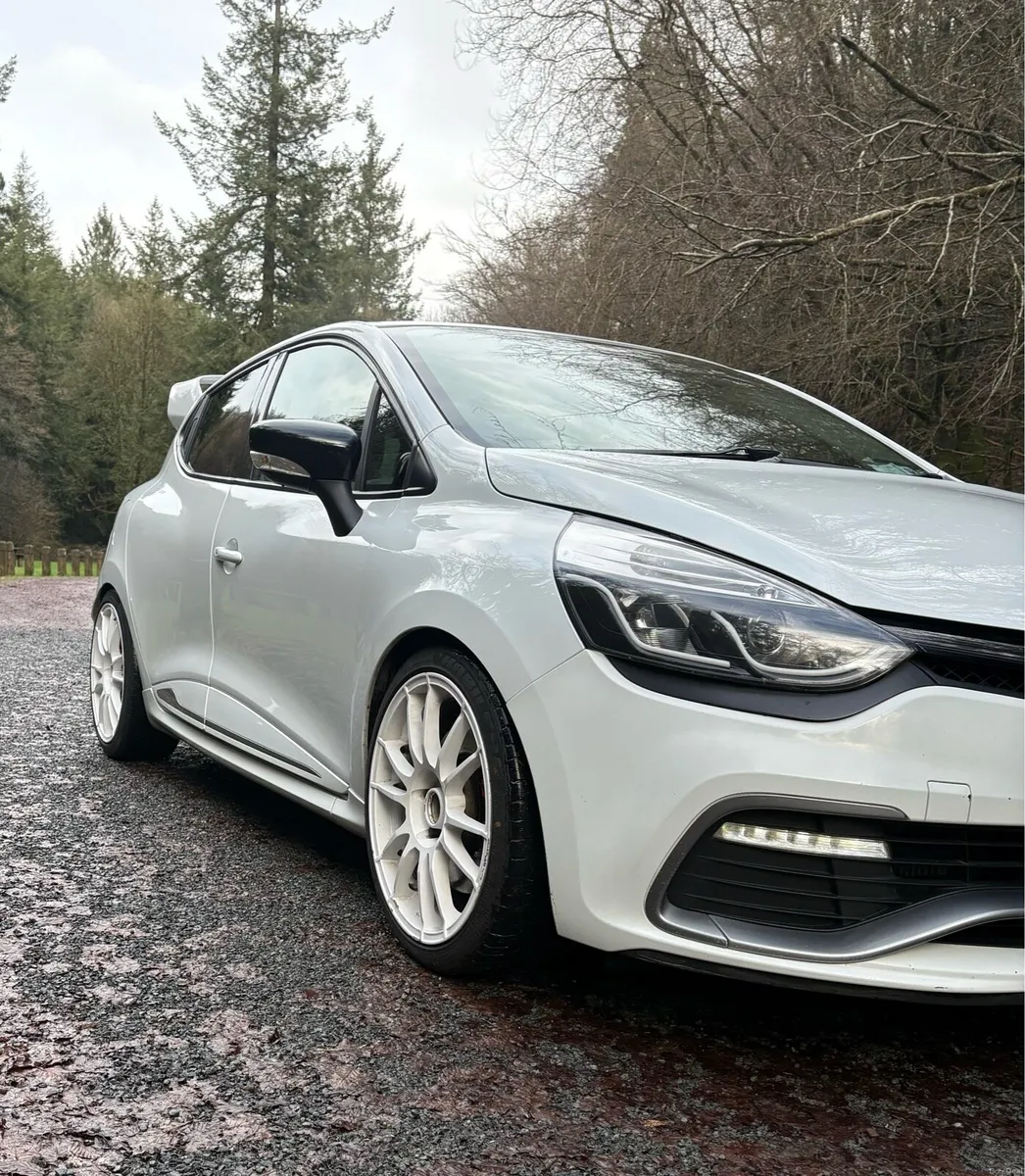 2014 RS Renault Clio 200BHp 1.6L turbo - Image 1
