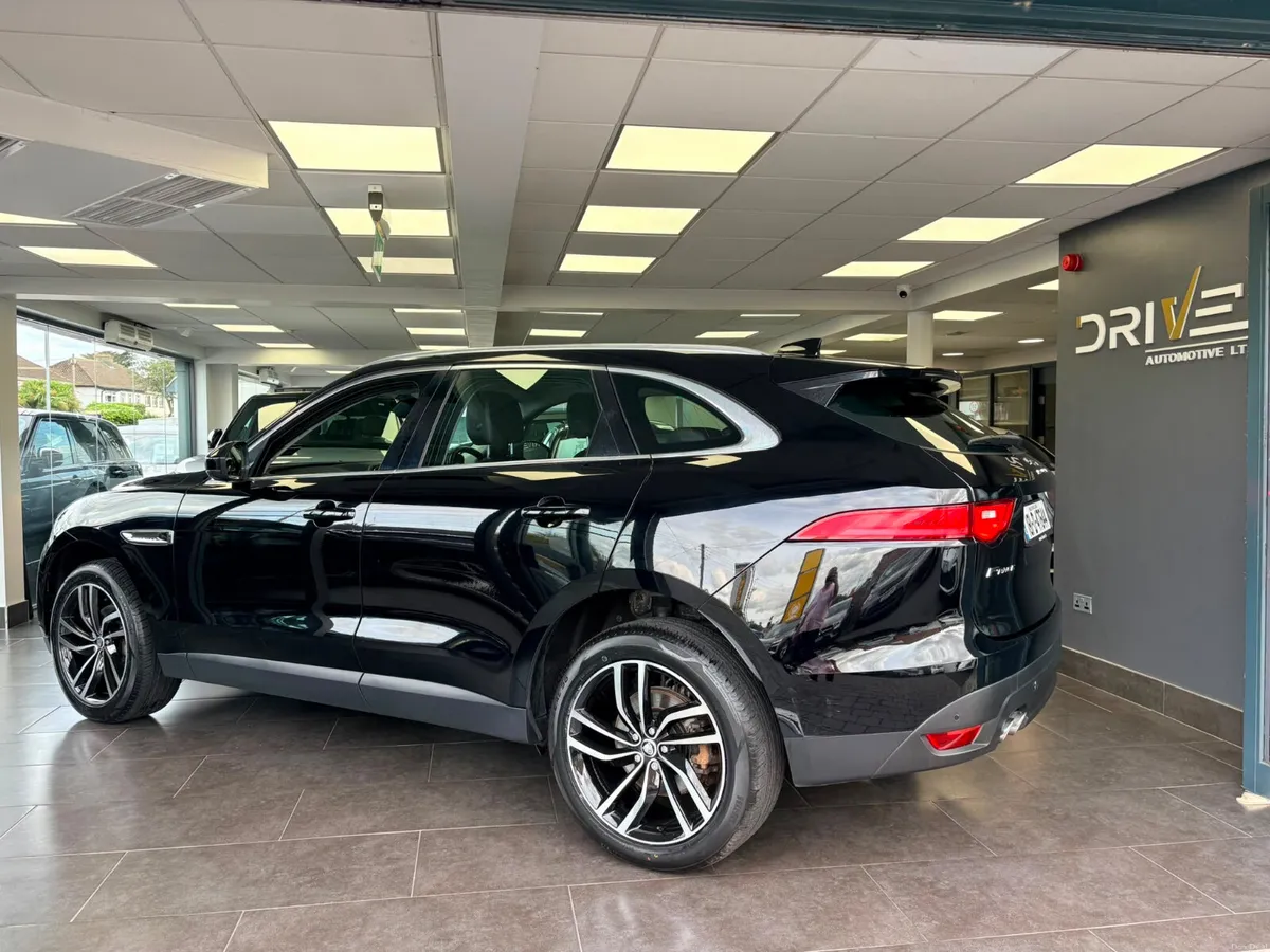 Jaguar F-Pace 2018 2.0d SPORT**2 Year Warranty ** - Image 3