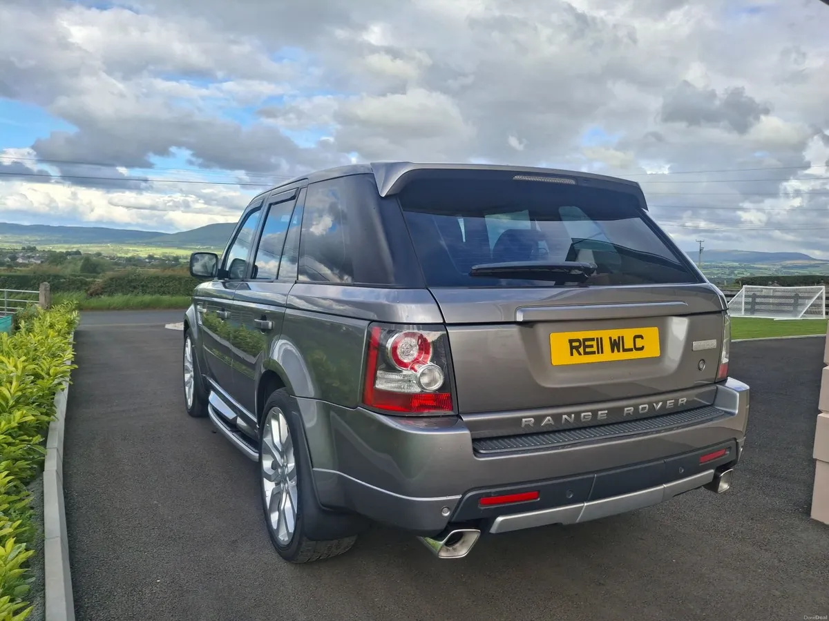 Land Rover Range Rover 2011 - Image 2