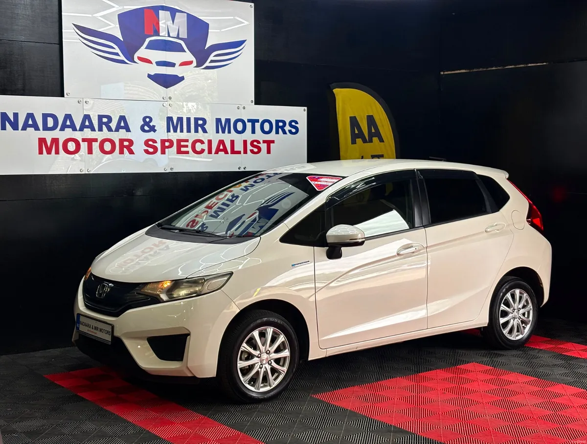 2014 Honda Fit Hybrid - Image 4