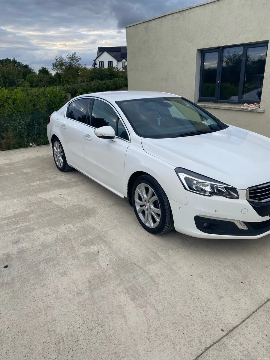 Car - Image 1