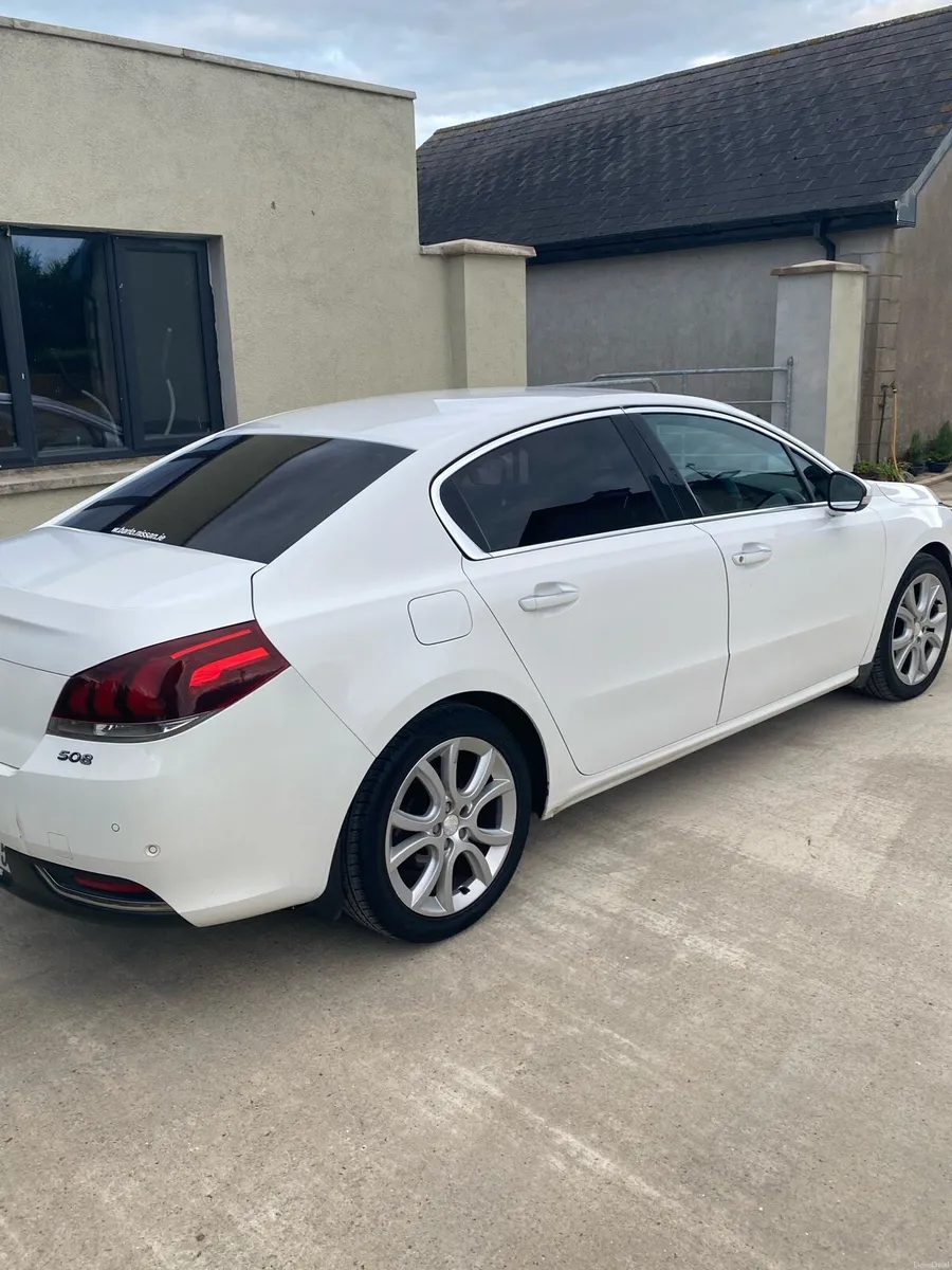 Car - Image 5