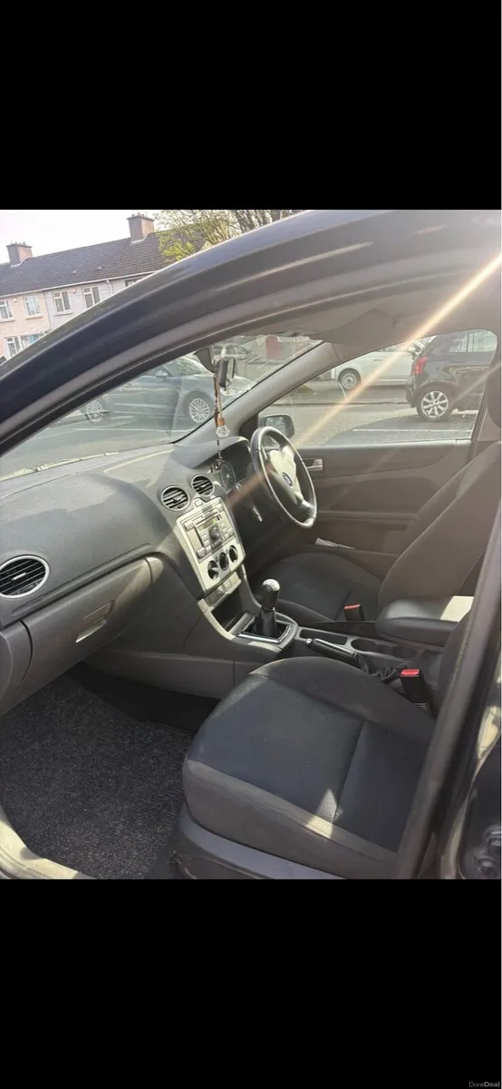 Black Ford Focus - Image 2