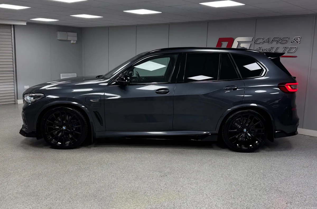 2022 BMW X5 3.0 45E M Sport Pro X Drive Automatic - Image 4