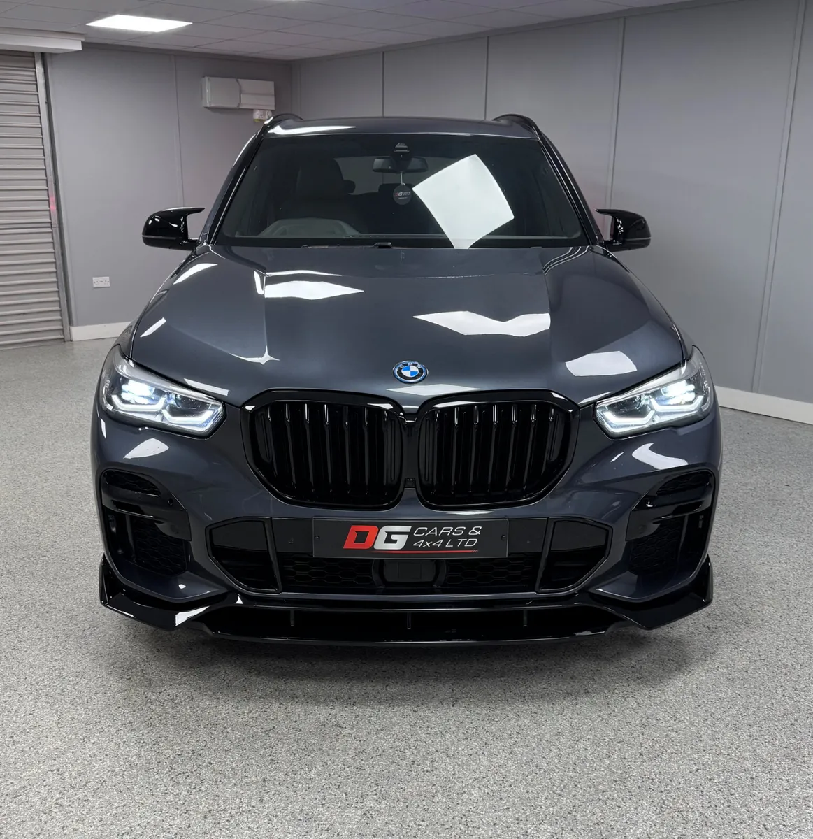 2022 BMW X5 3.0 45E M Sport Pro X Drive Automatic - Image 2