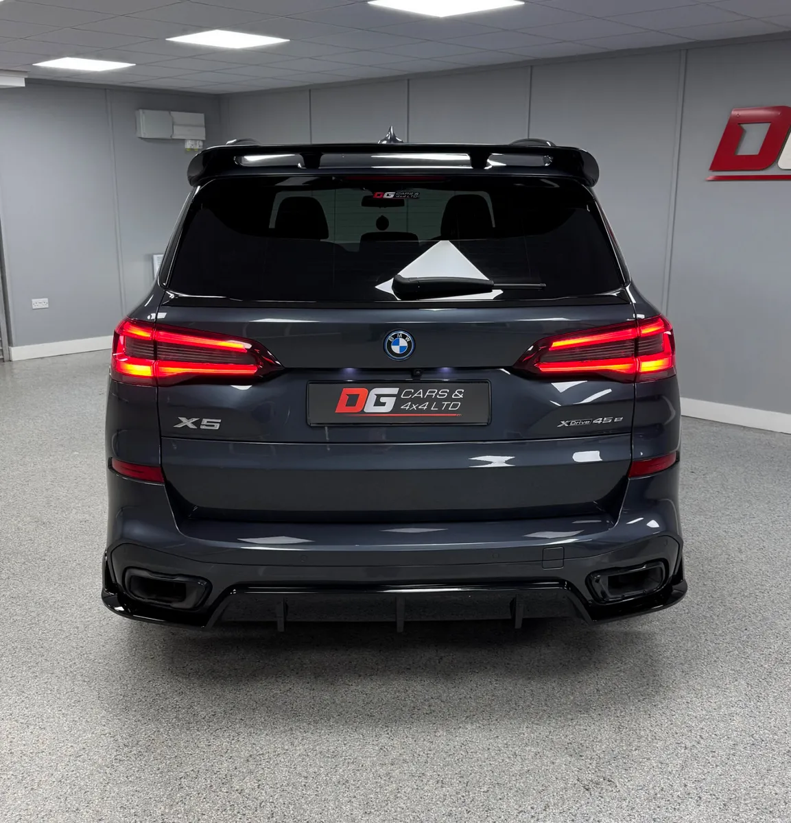 2022 BMW X5 3.0 45E M Sport Pro X Drive Automatic - Image 6