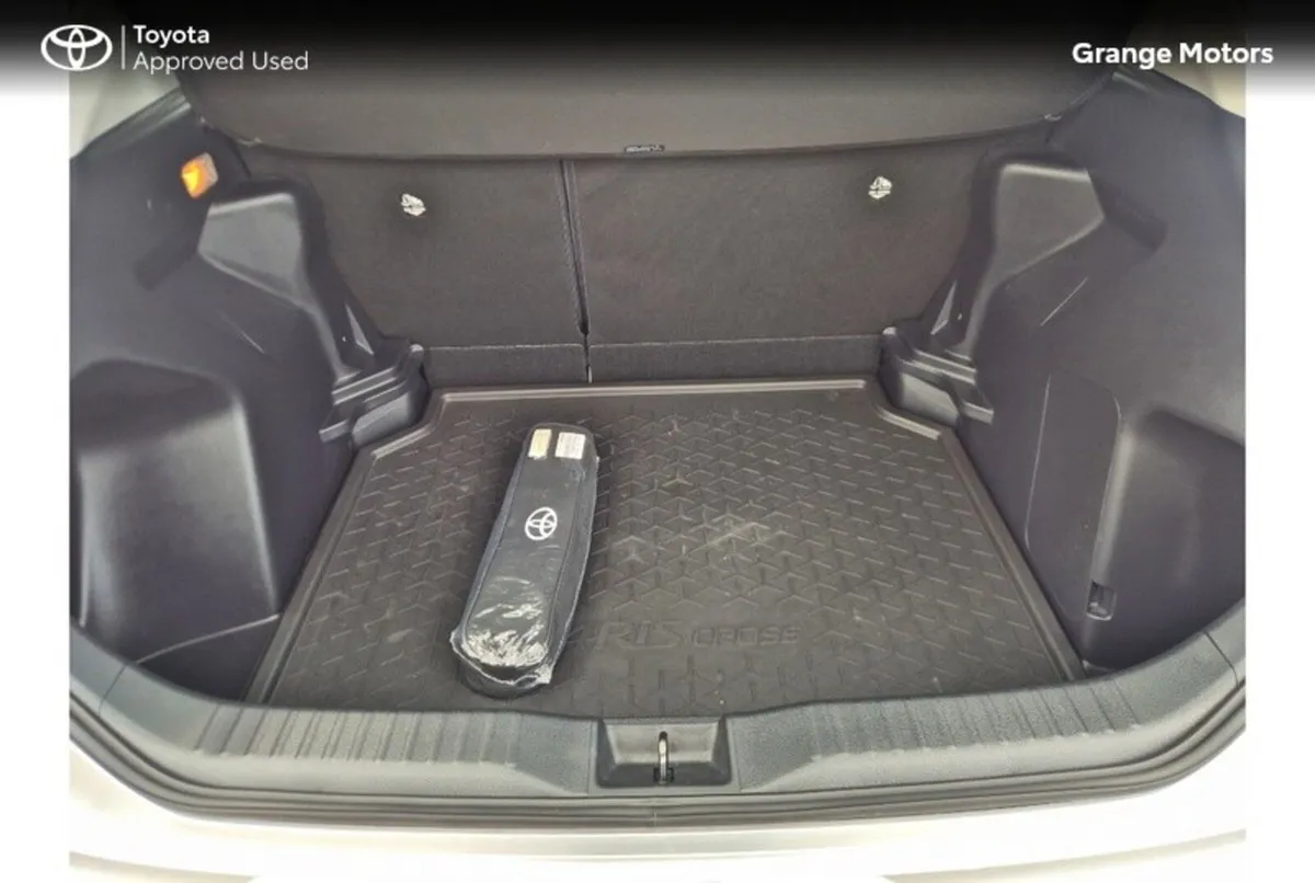 Toyota Yaris Cross 1.5 HYBRID LUNA 5DR - Image 6