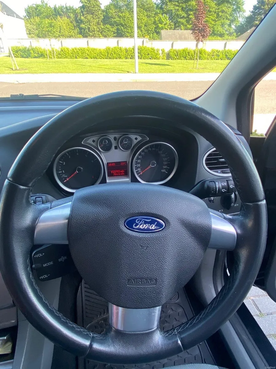 Ford Focus 2011 - Image 4