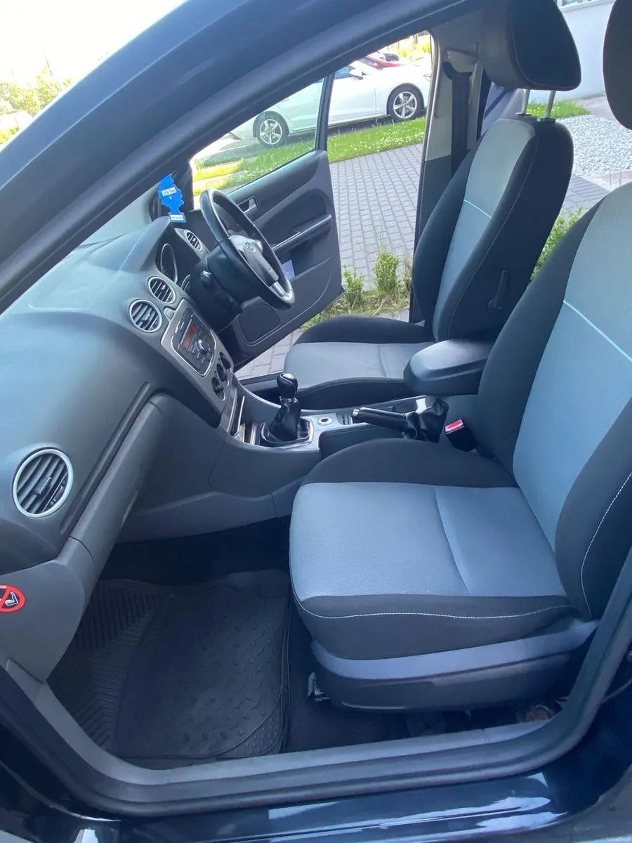 Ford Focus 2011 - Image 6