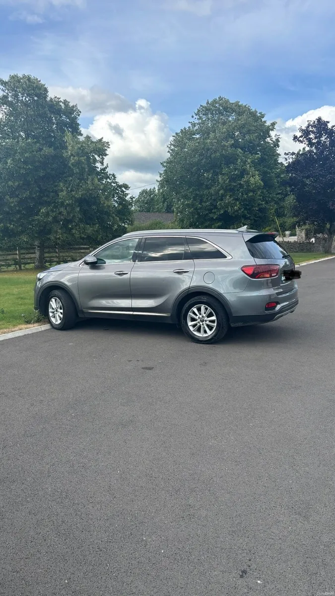 182 Kia Sorrento K2 7 Seater - Image 2