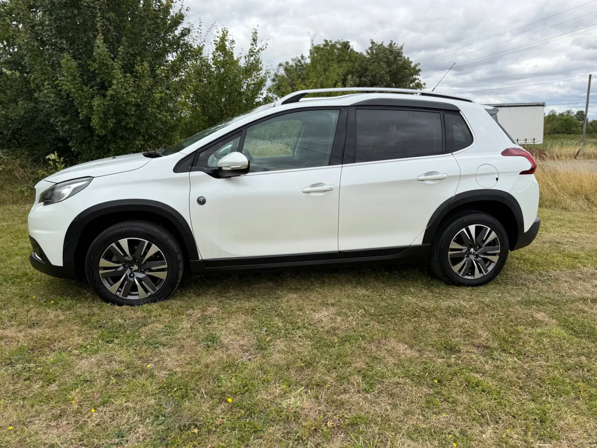 PEUGEOT 2008 (2018) - Image 5