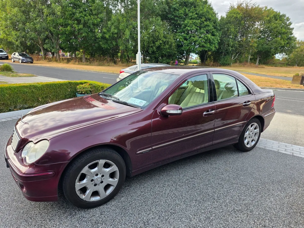 Mercedes-Benz C-Class 2007 - Image 2