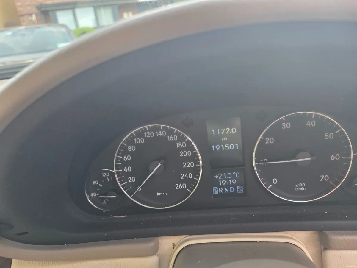 Mercedes-Benz C-Class 2007 - Image 3
