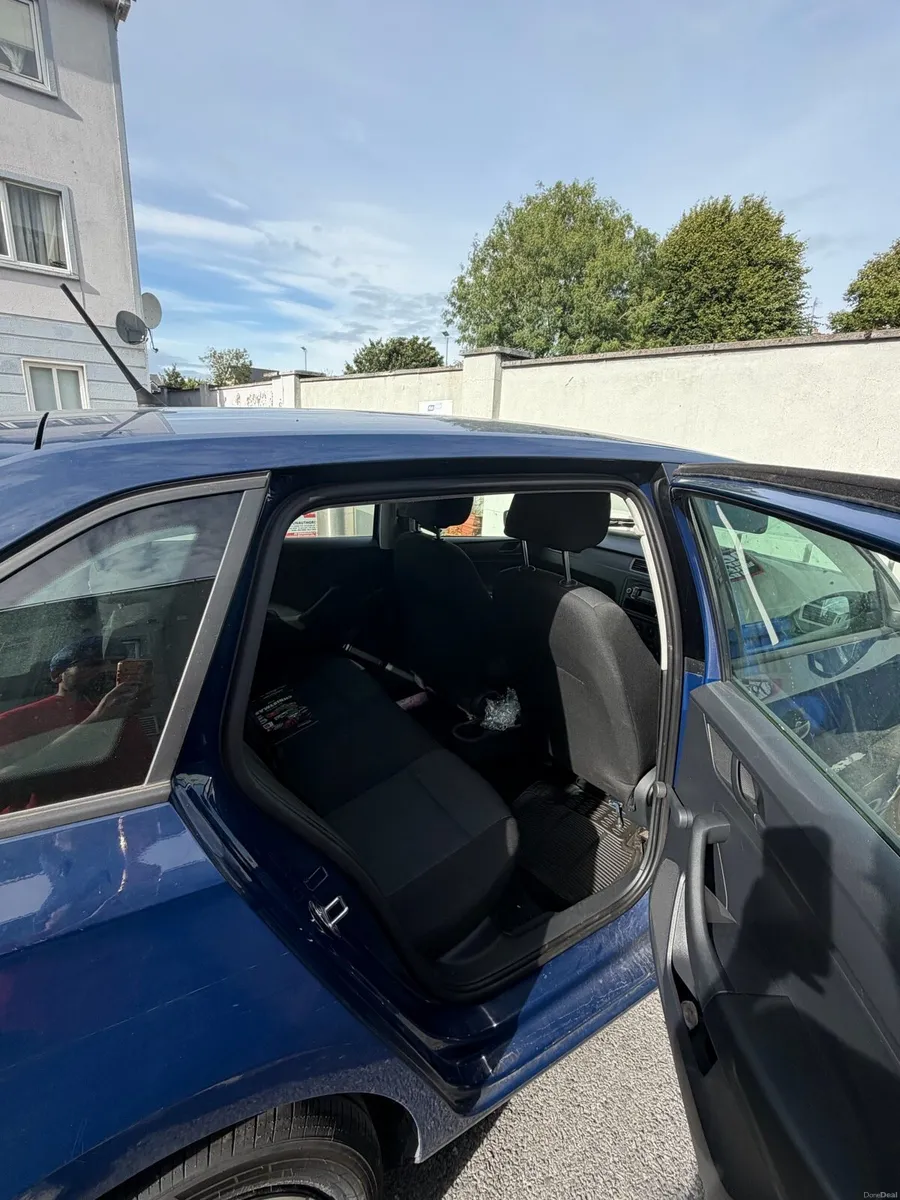 Car - Image 1