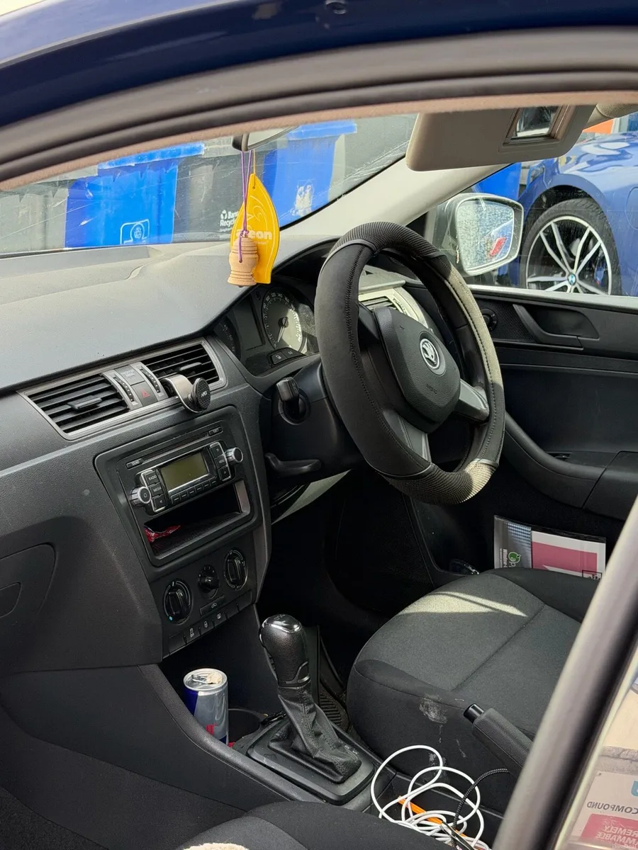 Car - Image 3