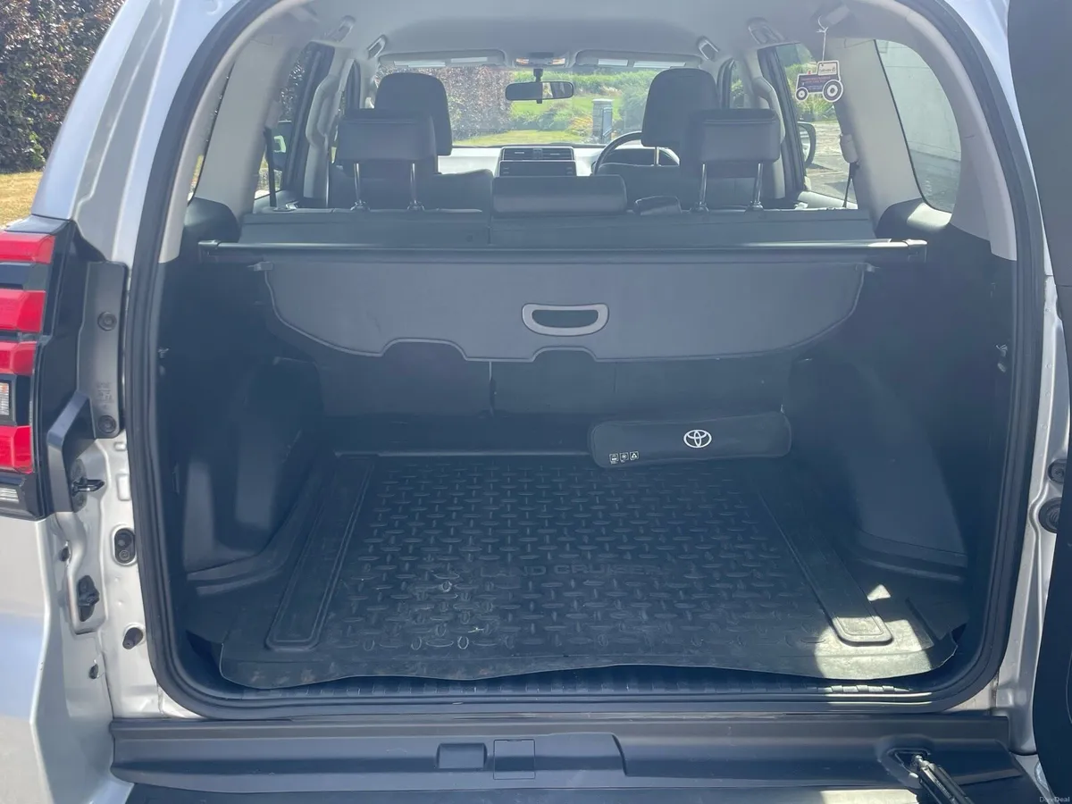 Toyota Landcruiser Business Class - Image 3