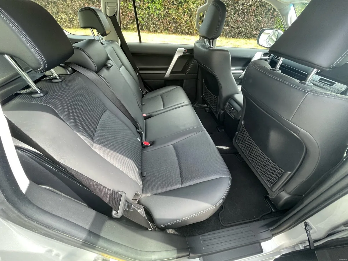 Toyota Landcruiser Business Class - Image 5