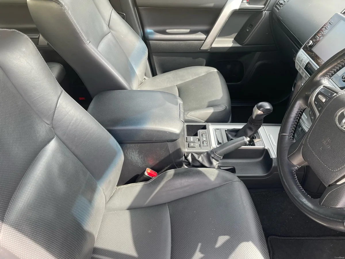 Toyota Landcruiser Business Class - Image 6