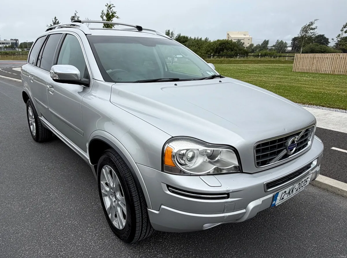Volvo XC90 2.4 D5 SE Lux  2012 5 Seat Crewcab - Image 1