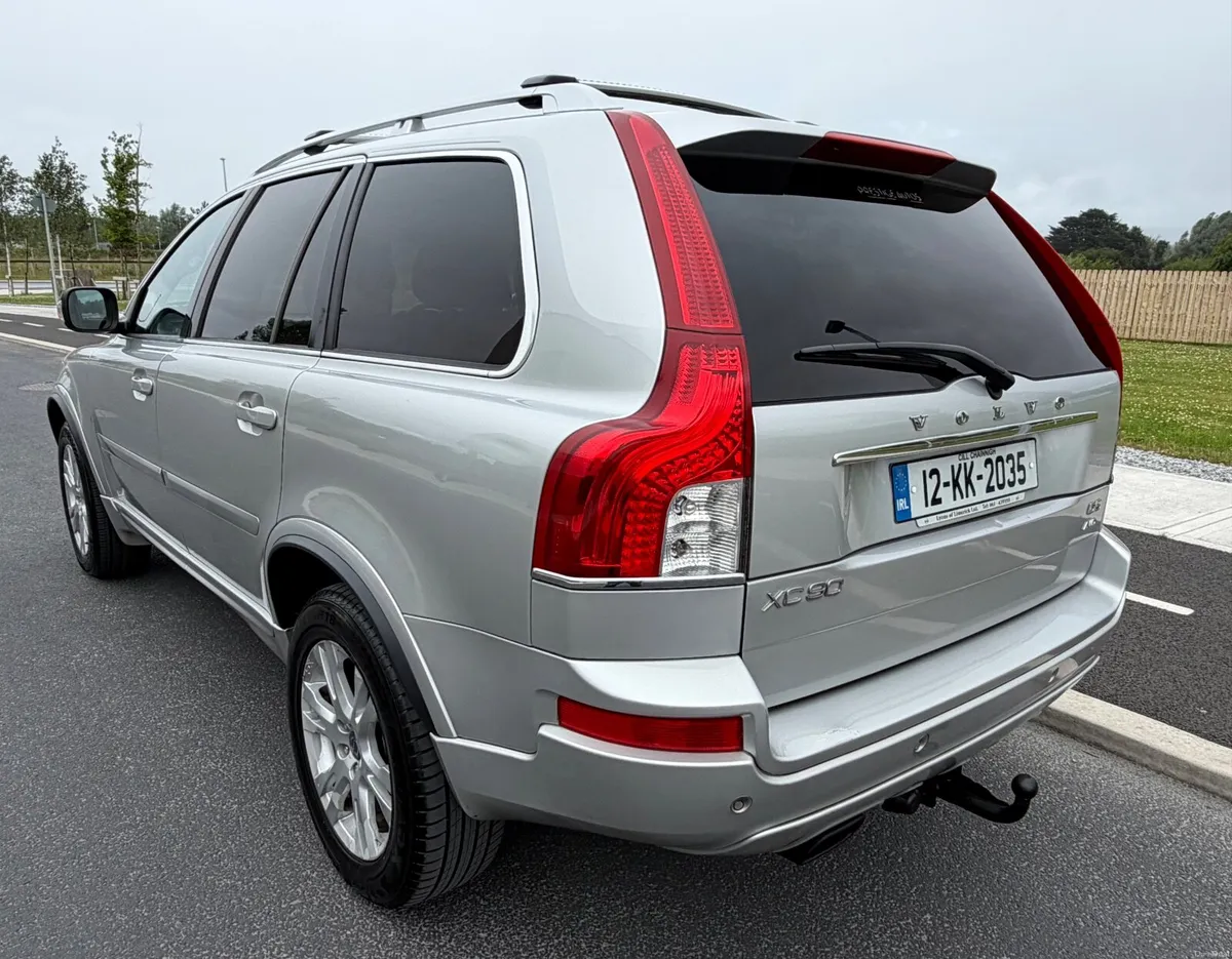 Volvo XC90 2.4 D5 SE Lux  2012 5 Seat Crewcab - Image 6
