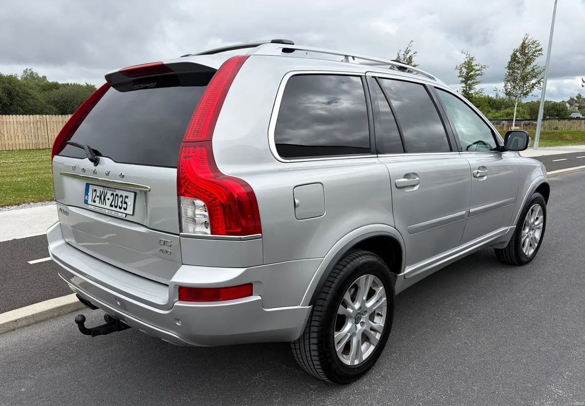 Volvo XC90 2.4 D5 SE Lux  2012 5 Seat Crewcab - Image 5