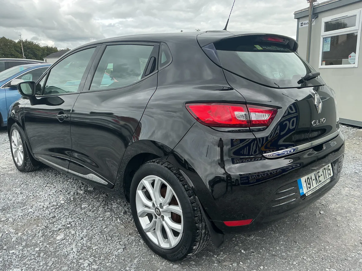 2019 RENAULT CLIO 1.0L PETROL SAT-NAV SPOTLESS - Image 6