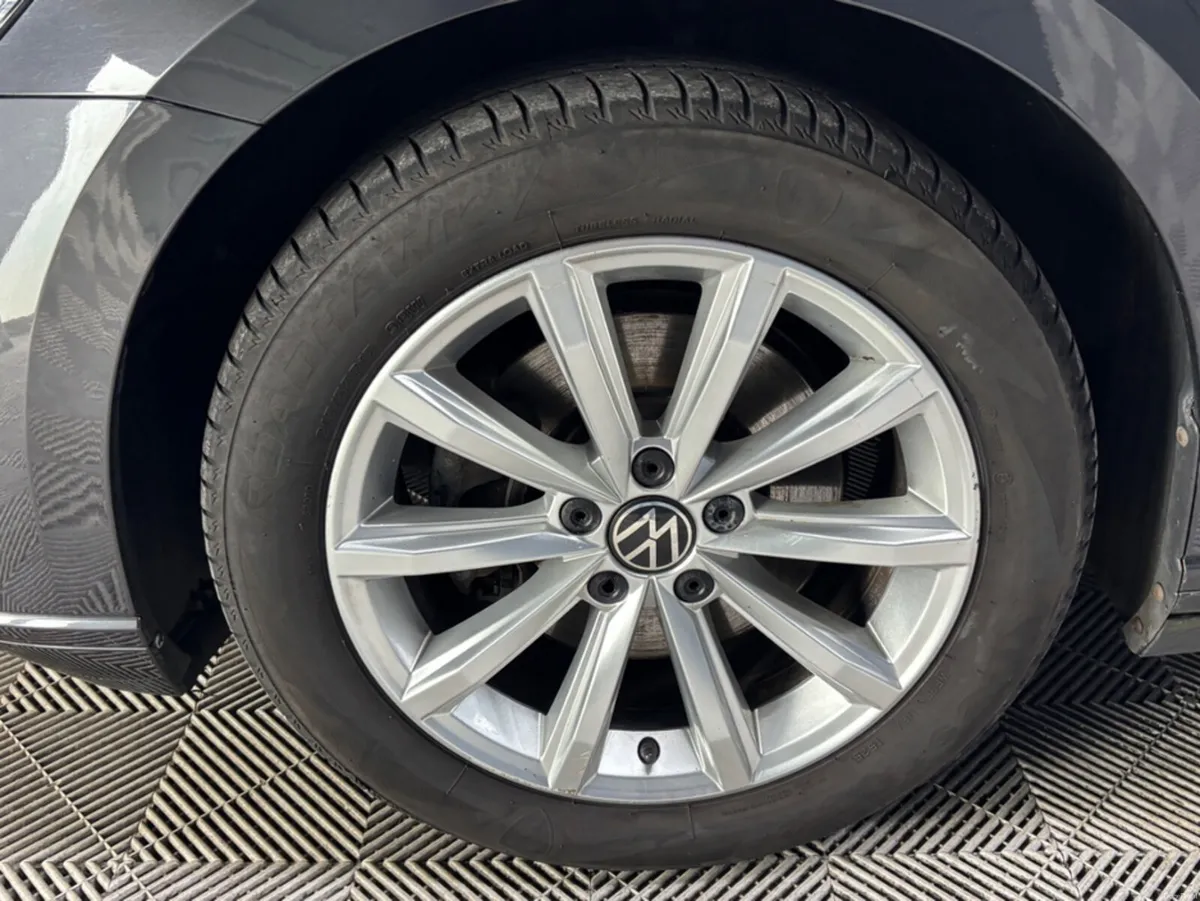 Volkswagen Passat BUSINESS 2.0 TDI MANUAL 6SPEED F - Image 2