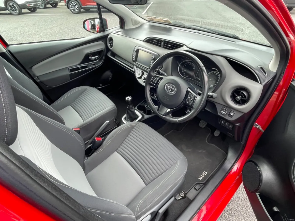 Toyota Yaris 1.0 LUNA 4DR 5DR - Image 6