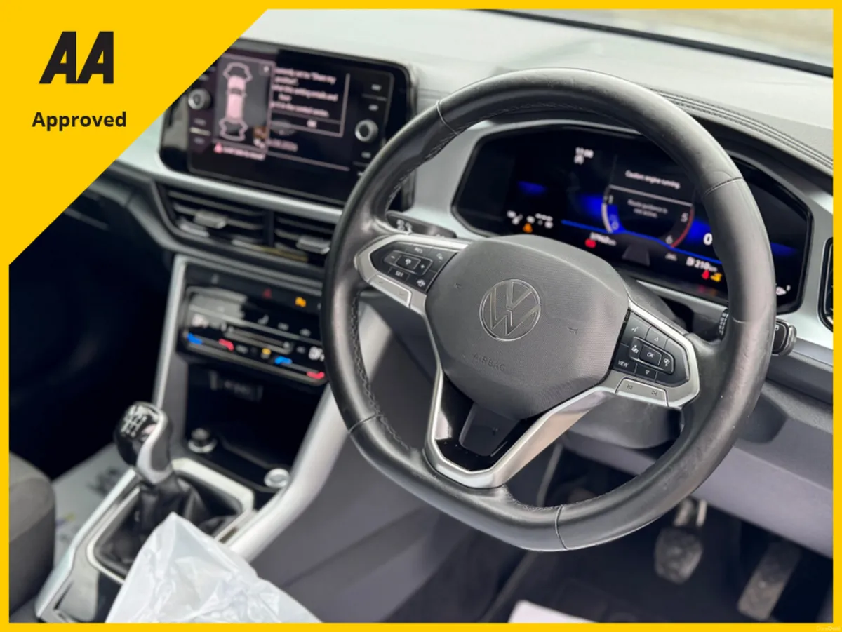 Volkswagen T-Roc SPEC ED 2.0 TDI MANUAL 6SPEED FWD - Image 3