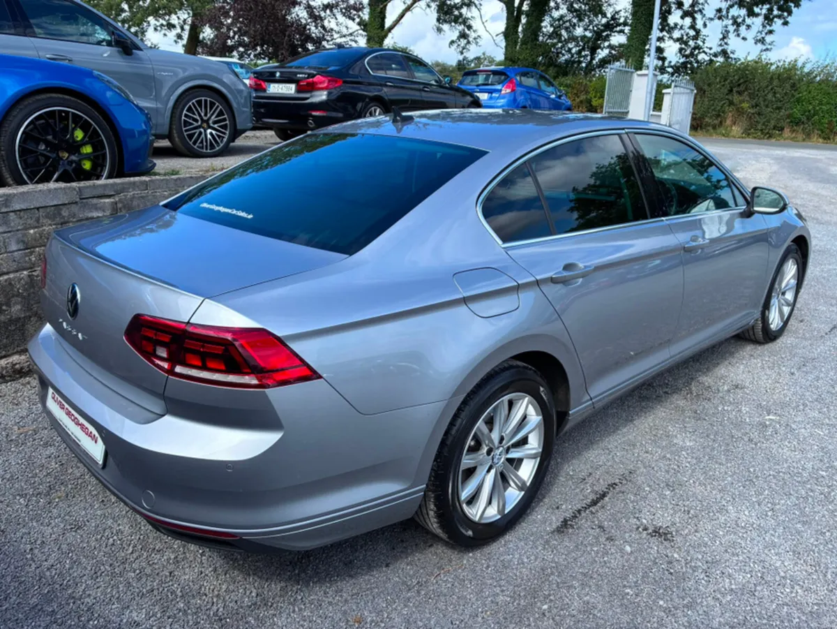 Volkswagen Passat BUSINESS 2.0 TDI MANUAL 6 SPEED - Image 2