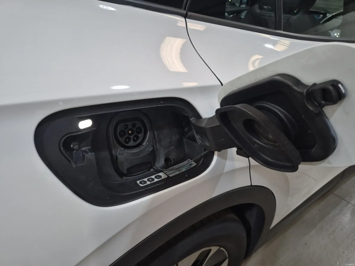 Volkswagen ID.4 Life 77KWH 204BHP - Image 6