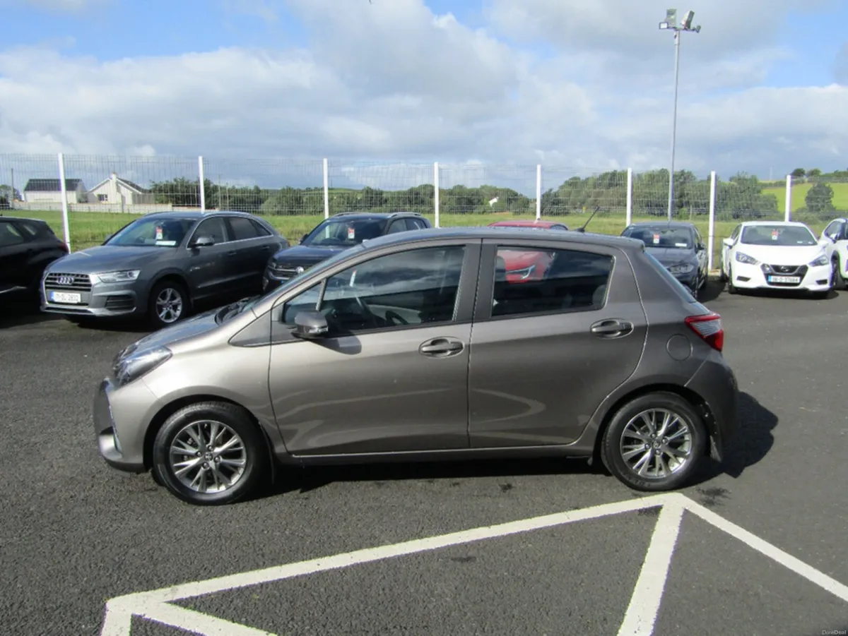 Toyota Yaris 1.0 LUNA 4DR - Image 6