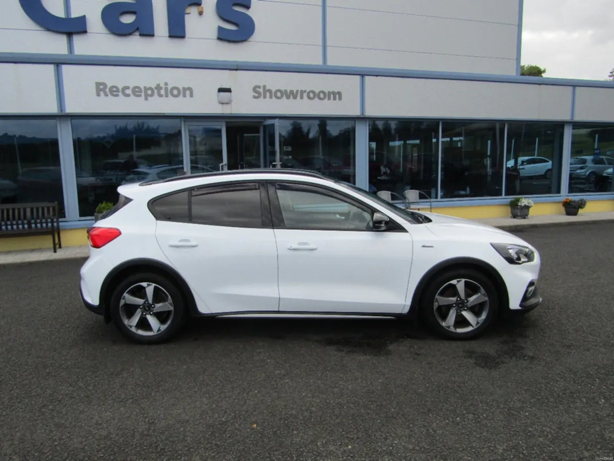 Ford Focus ACTIVE 1.0 ECOB 125PS M6 5DR 4DR - Image 3