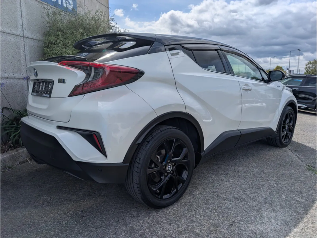 Toyota C-HR SOL NERO AUTOMATIC HYBRID 1.8 PETROL / - Image 6