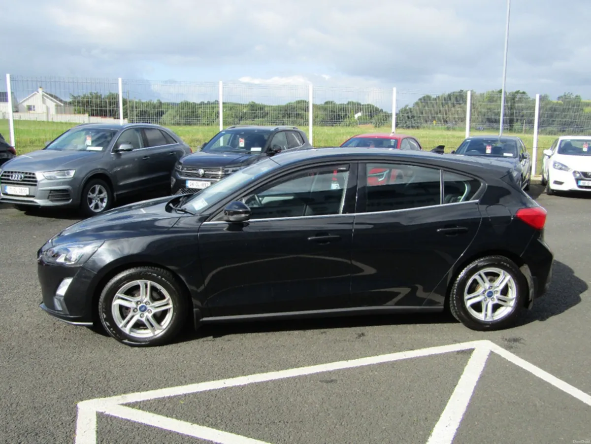 Ford Focus 1.5 TDCI ZETEC 120PS 5DR - Image 6