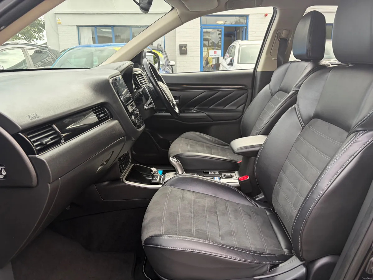 2019 MITSUBISHI OUTLANDER 2.4 PETROL PLUG IN HYBRI - Image 4
