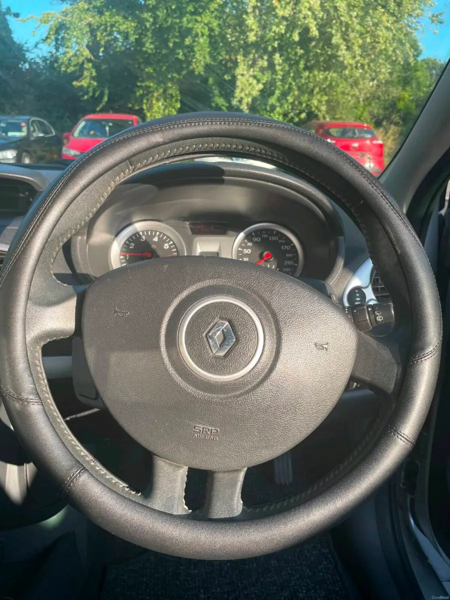 Renault Clio 2011 (new NCT 06/27) - Image 3