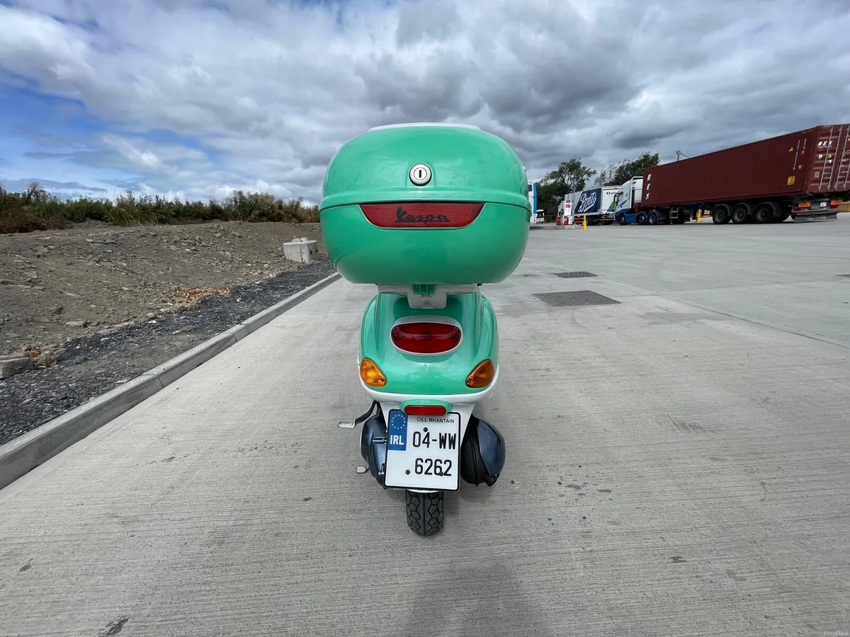Vespa Et4 150cc - Image 4