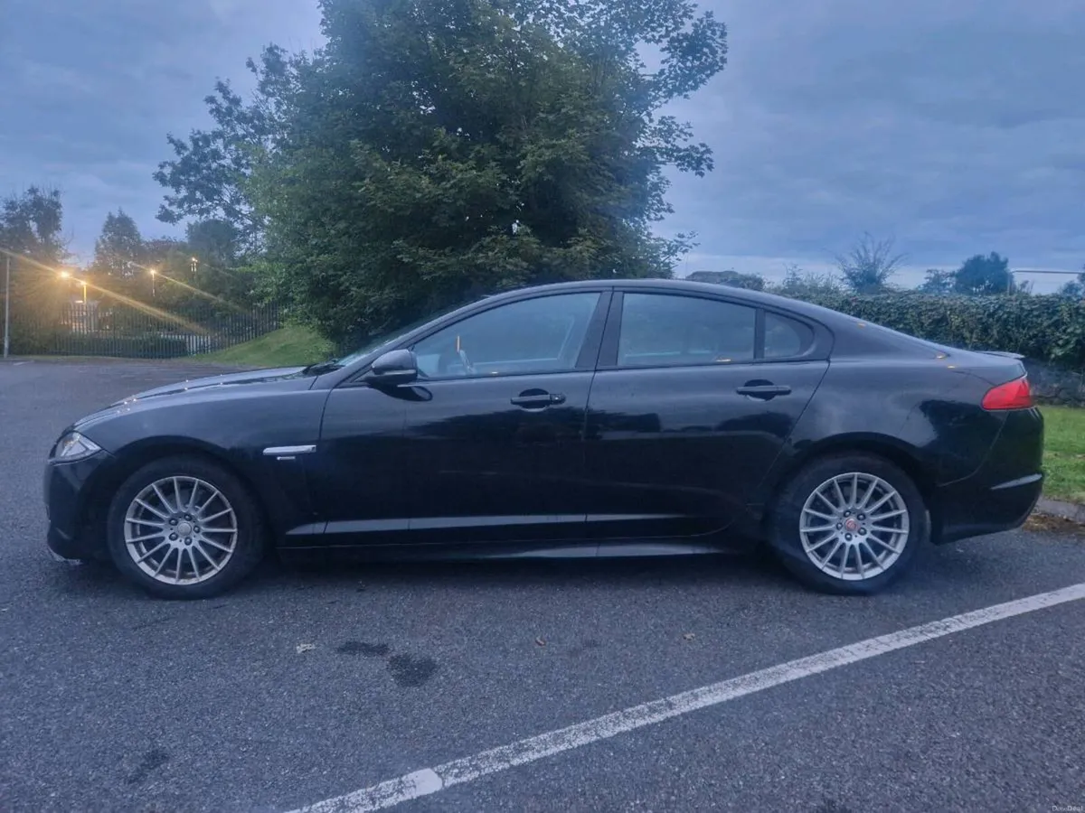 142 JAGUAR XF SPORT AUTO *NCT 12/26 & TAXD 10/26* - Image 4