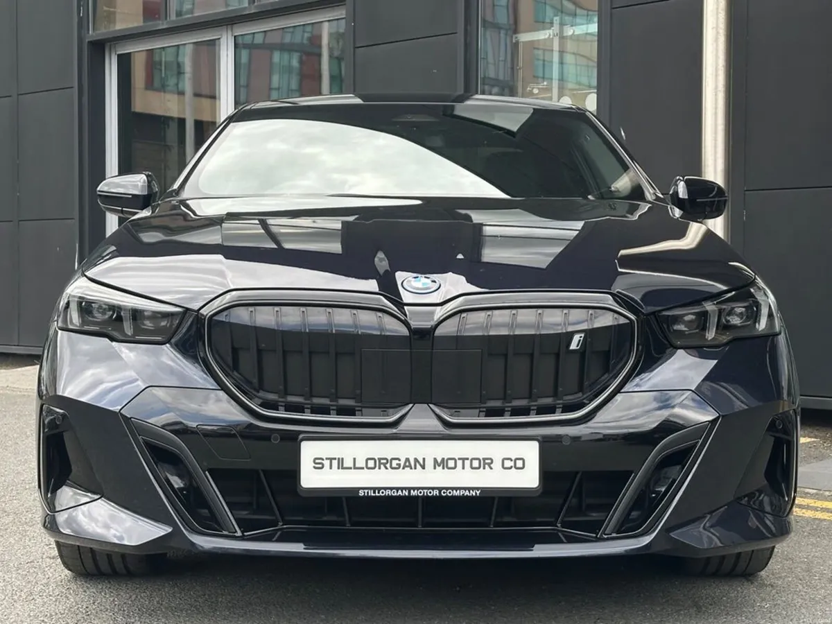 BMW i5 40e M-Sport Pro Auto EV - Image 2